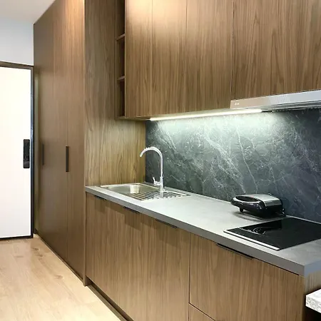 شقة Golden Tower - Skyline View 12th Floor *